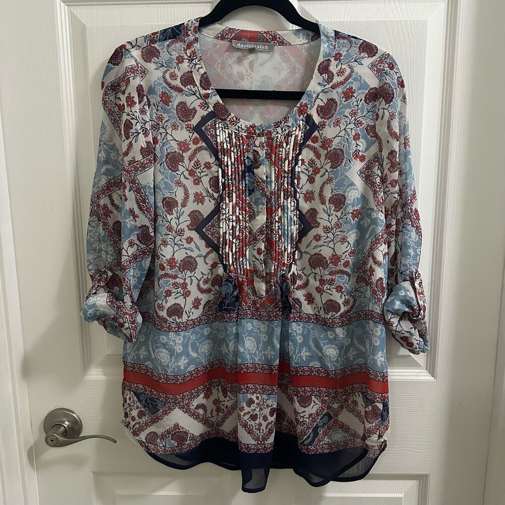 💥Daniel Rainn Gleeson Tab Sleeve Pleated Front Blue Red Floral Popover Blouse M